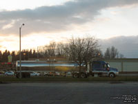 Unidentified International truck
